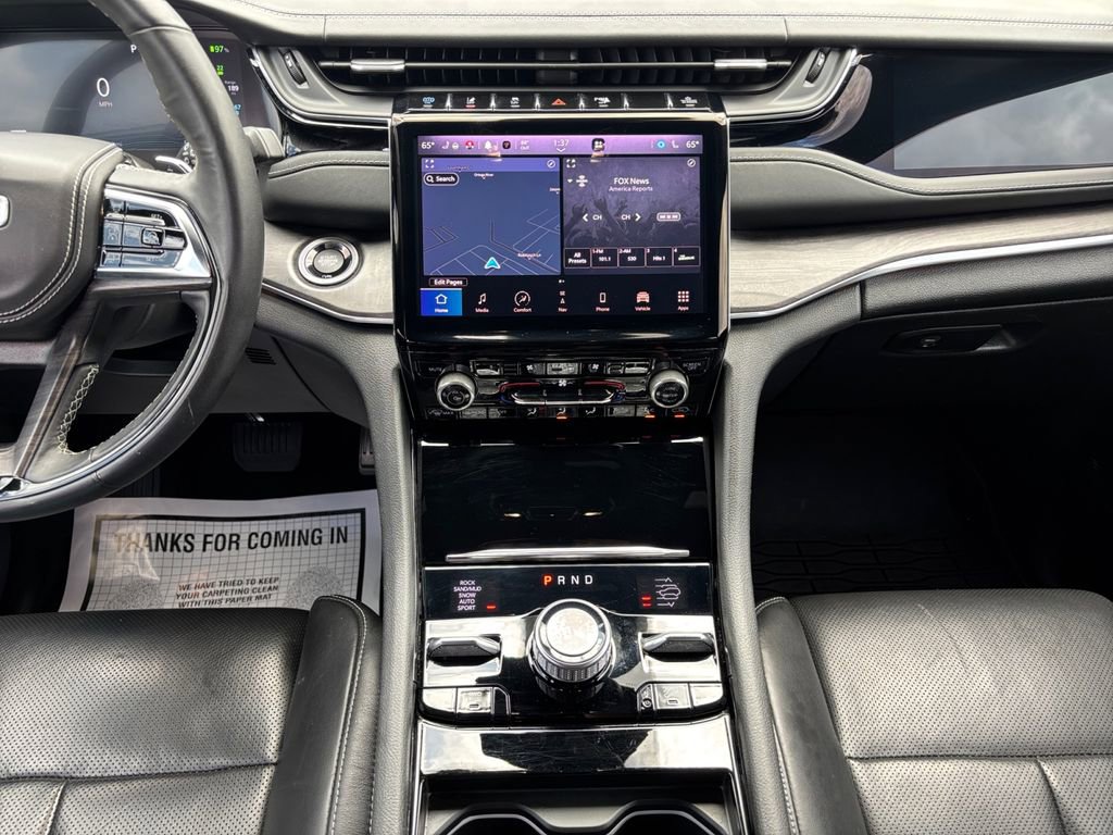 Used 2022 Jeep Grand Cherokee Overland w/ Advanced Protech Group III AWD/4WD image 16