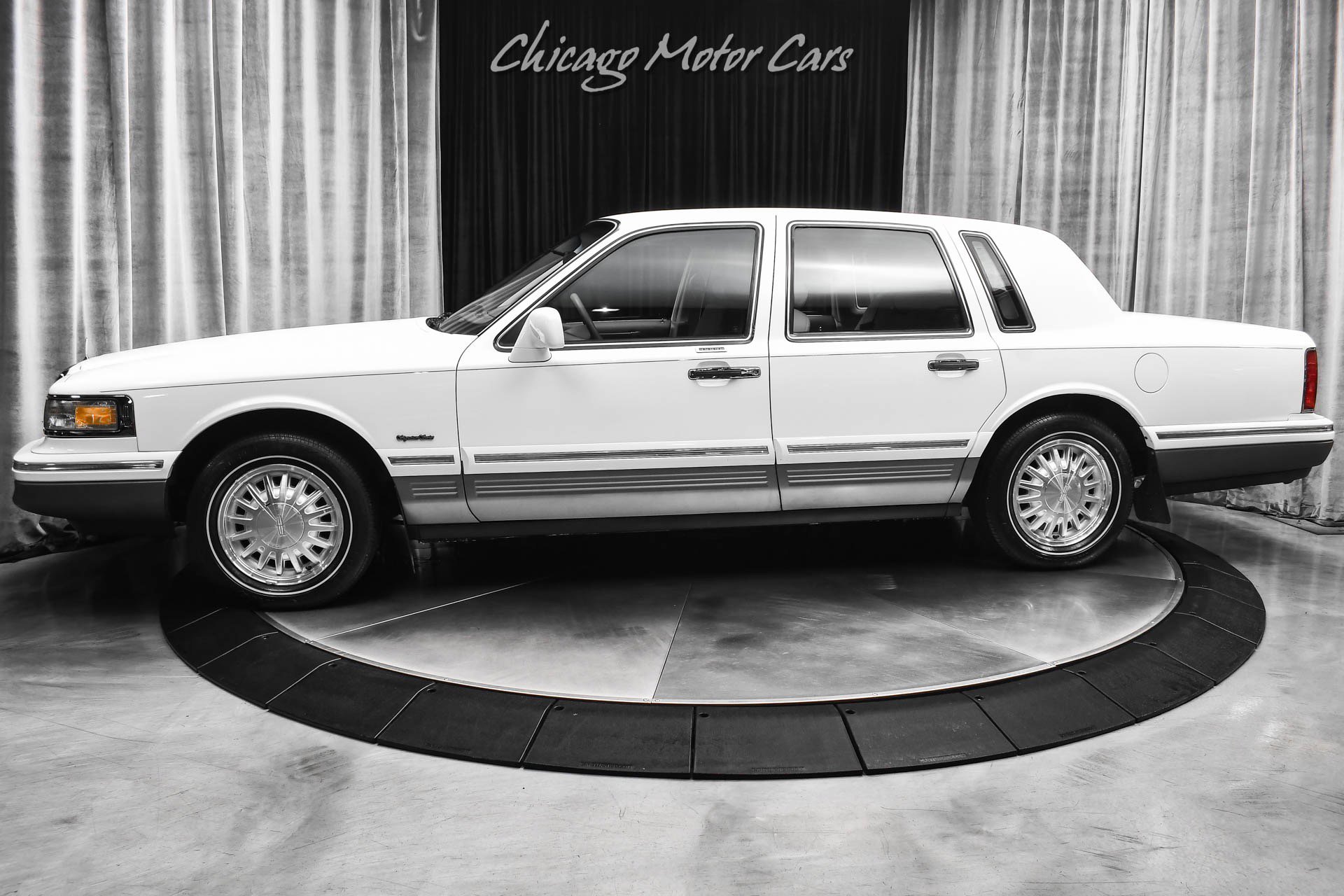 Used 1997 Lincoln Town Car Signature