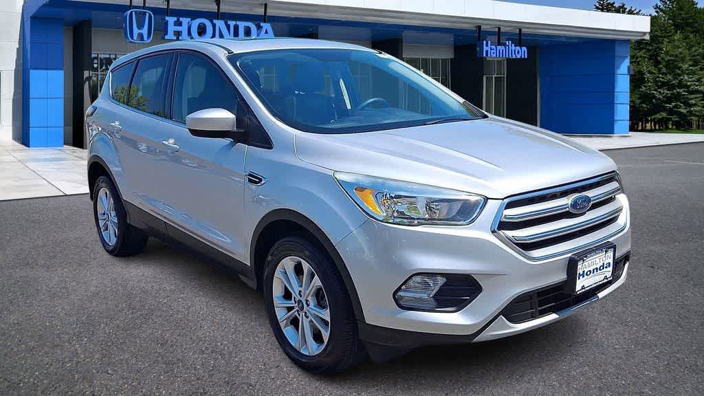 Used 2017 Ford Escape SE AWD/4WD image 2