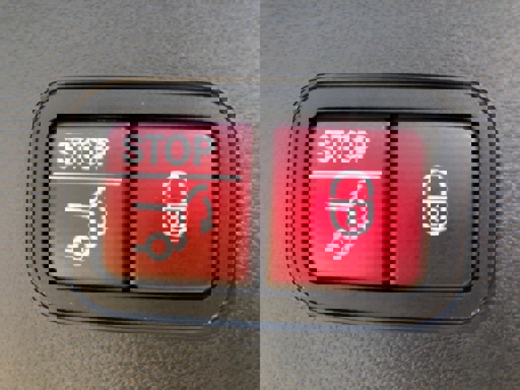 Used 2022 Mercedes-Benz GLC 300 4MATIC w/ Premium Package Lite image 39