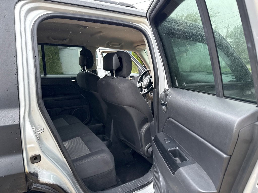 Used 2011 Jeep Patriot Latitude AWD/4WD image 13