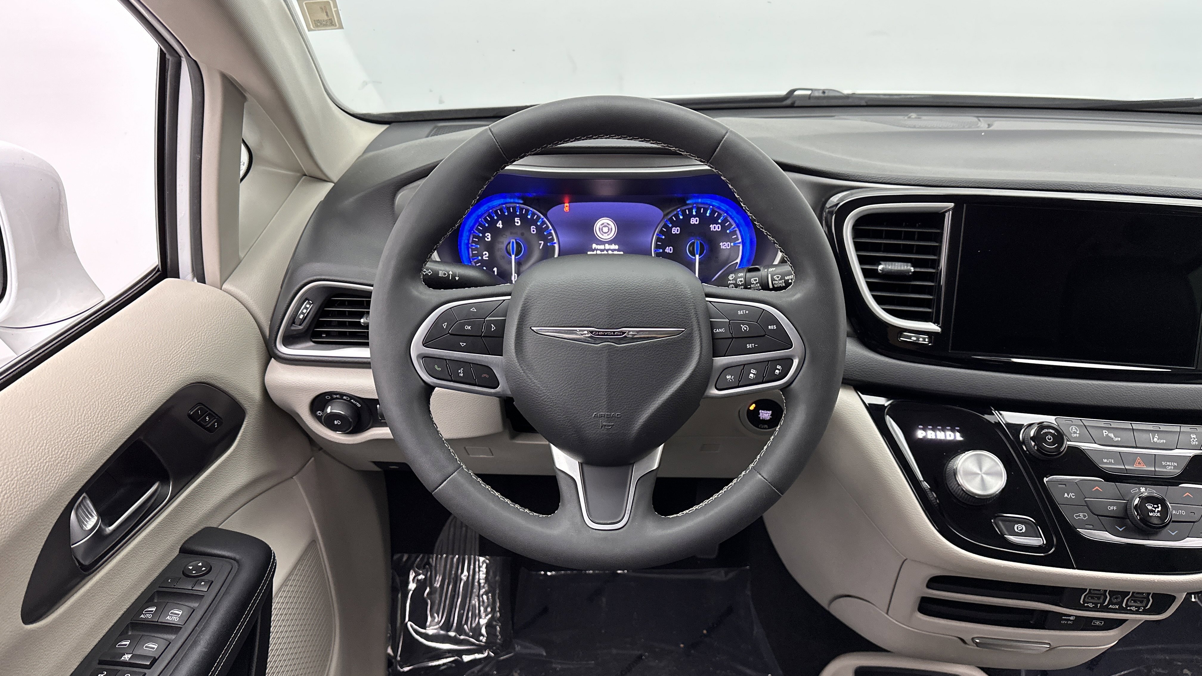 Used 2022 Chrysler Pacifica Touring-L FWD image 23