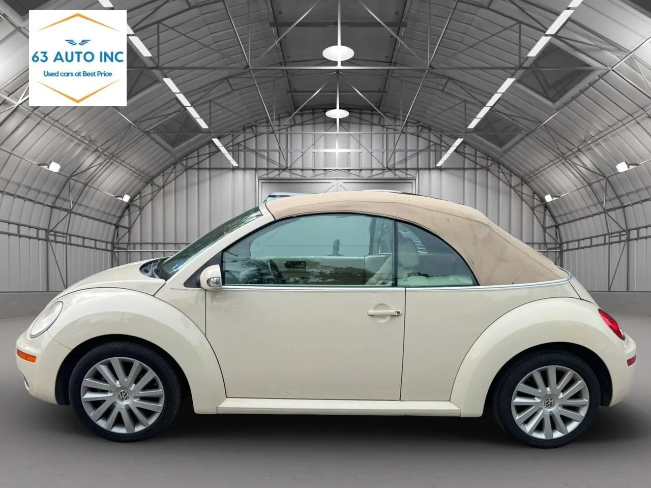 Used 2008 Volkswagen Beetle SE FWD image 2