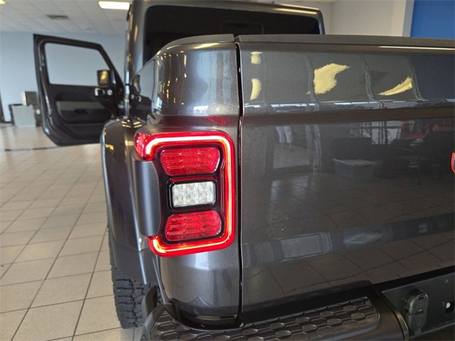 Used 2024 Jeep Gladiator Mojave image 30