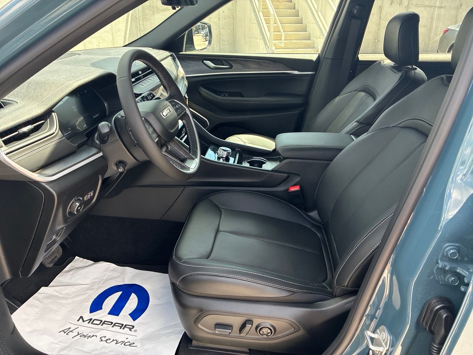 New 2026 Jeep Grand Cherokee L Limited AWD/4WD image 13