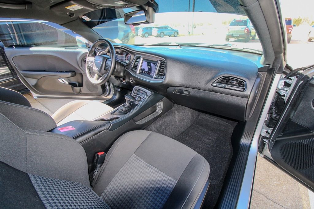 Used 2022 Dodge Challenger R/T w/ Blacktop Package image 15