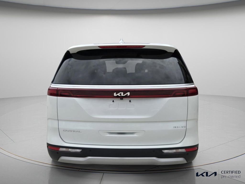 Used 2023 Kia Carnival LX FWD image 5