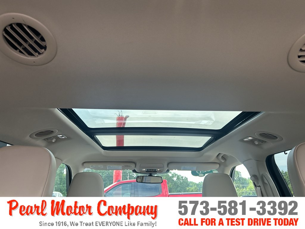 Used 2020 Ford Explorer Platinum w/ Premium Technology Package AWD/4WD image 27