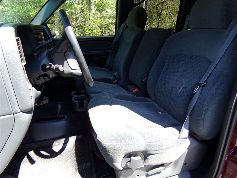 Used 2002 Chevrolet Silverado 2500 LS AWD/4WD image 15