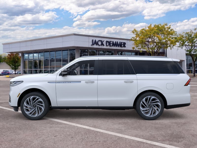 New 2026 Lincoln Navigator L Reserve AWD/4WD image 3