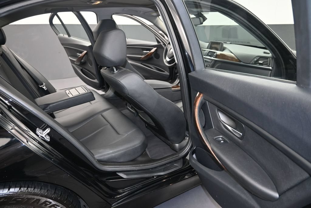 Used 2014 BMW 328i xDrive Sedan AWD/4WD image 13