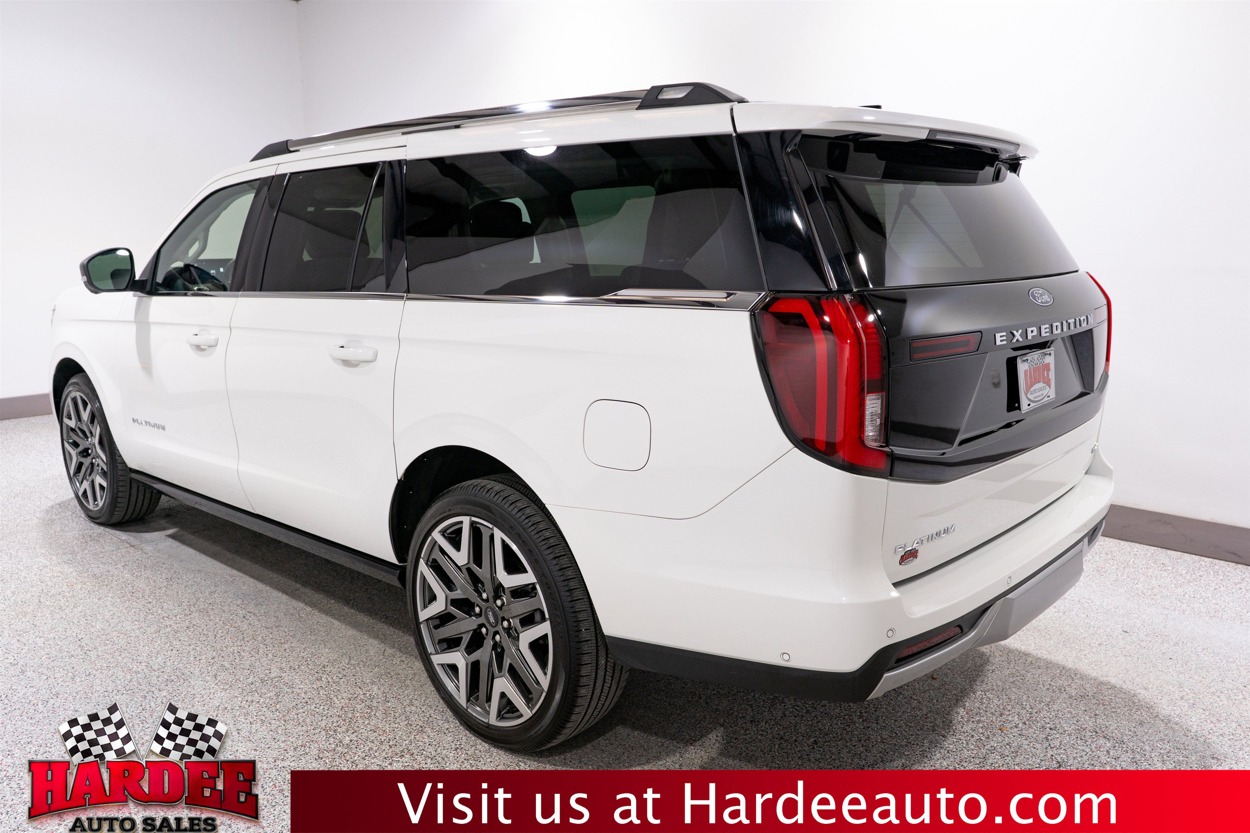 Used 2025 Ford Expedition Max Platinum w/ Platinum Ultimate Package AWD/4WD image 3