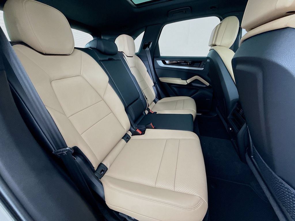 New 2026 Porsche Cayenne AWD/4WD image 29