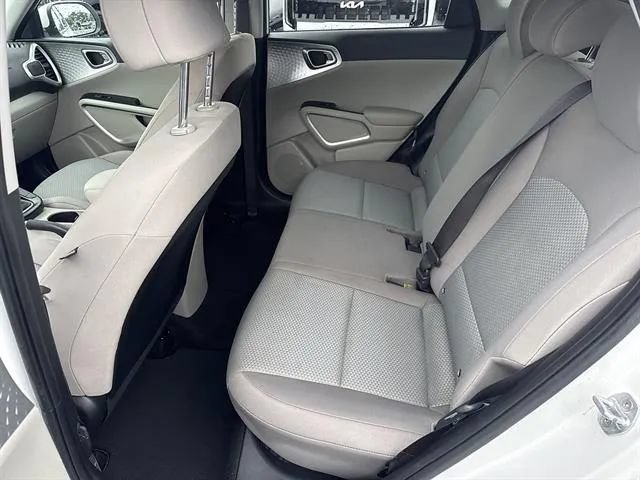 Used 2021 Kia Soul LX FWD image 14