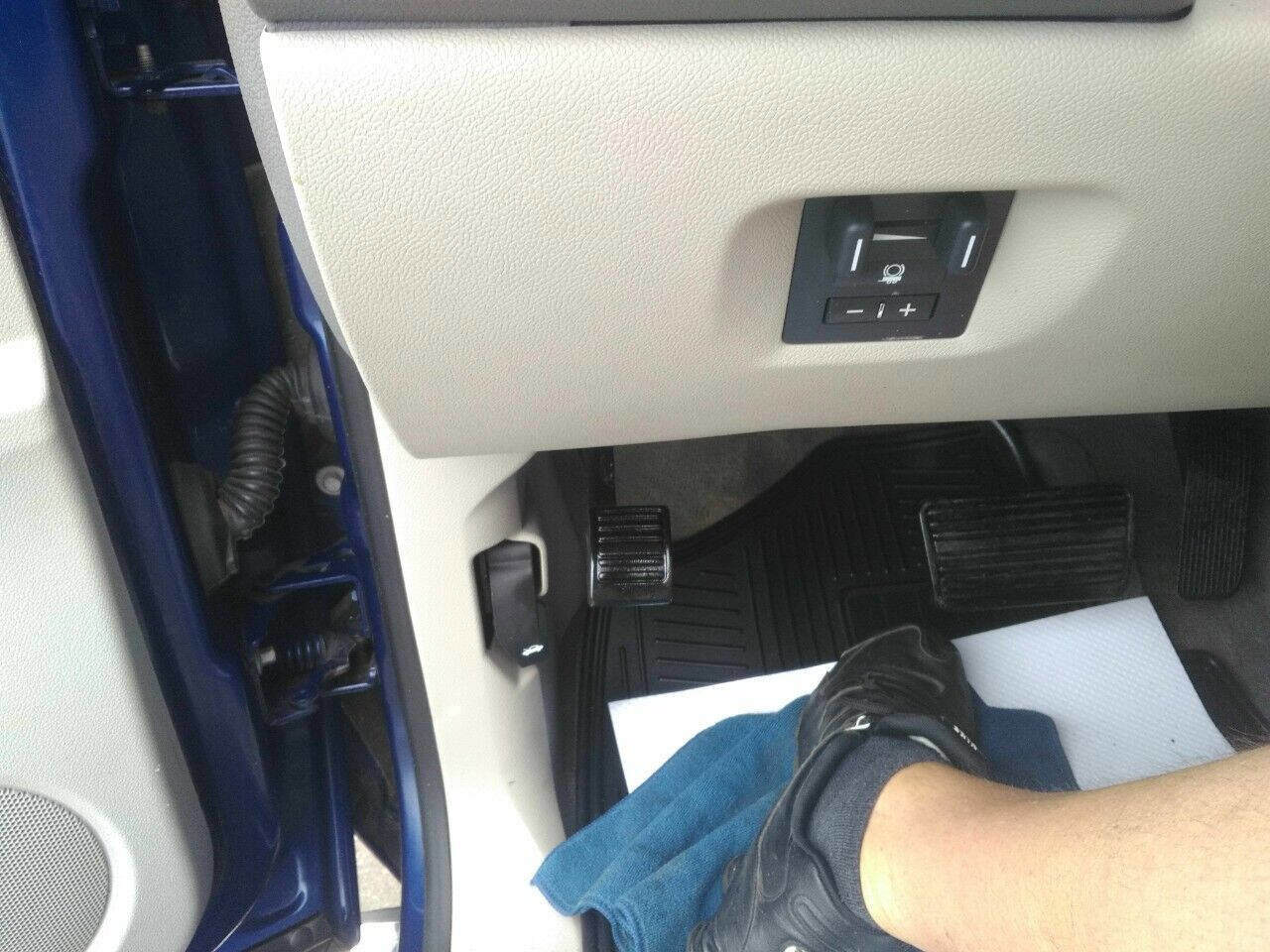 Used 2012 GMC Sierra 1500 SLT w/ Heritage Edition image 21