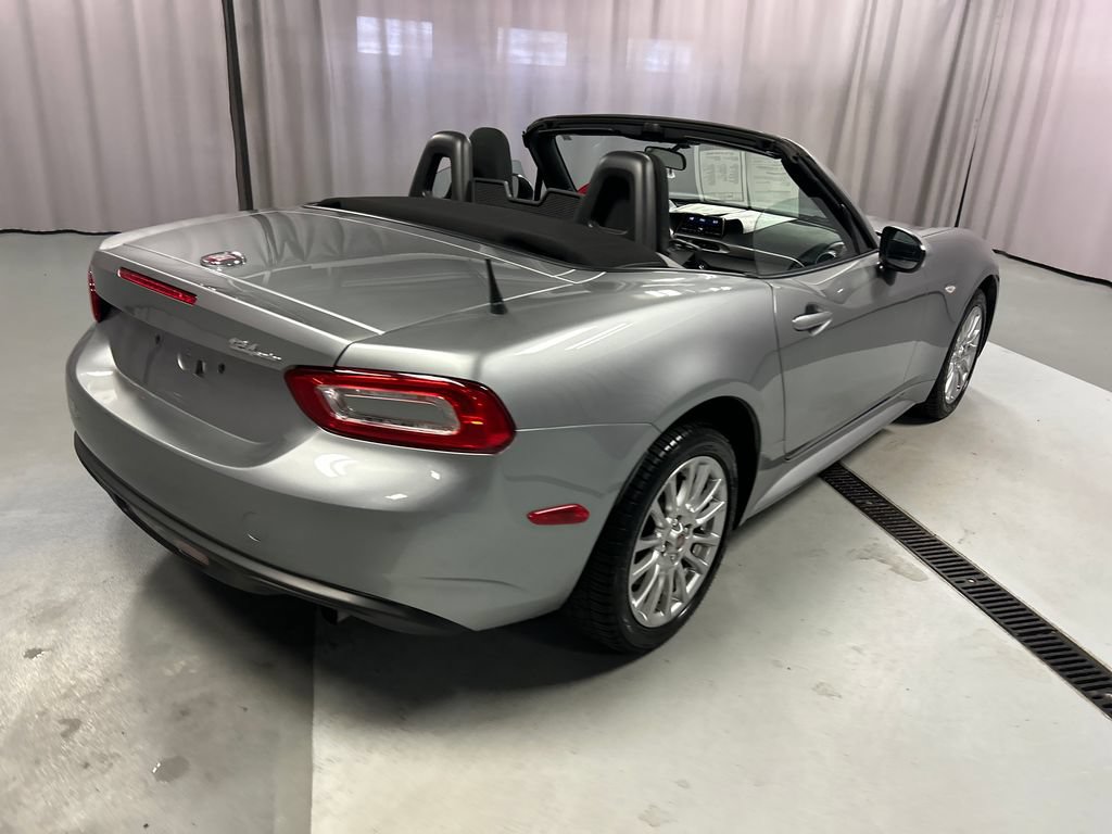 Used 2017 FIAT 124 Spider Classica RWD image 7