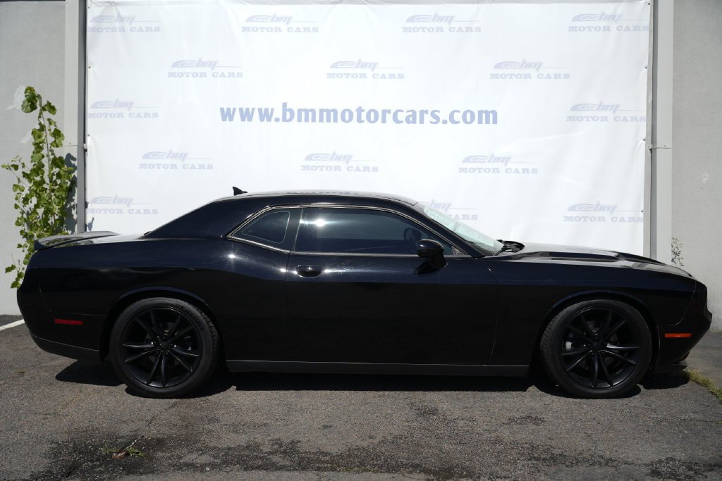 Used 2016 Dodge Challenger R/T Plus RWD image 7