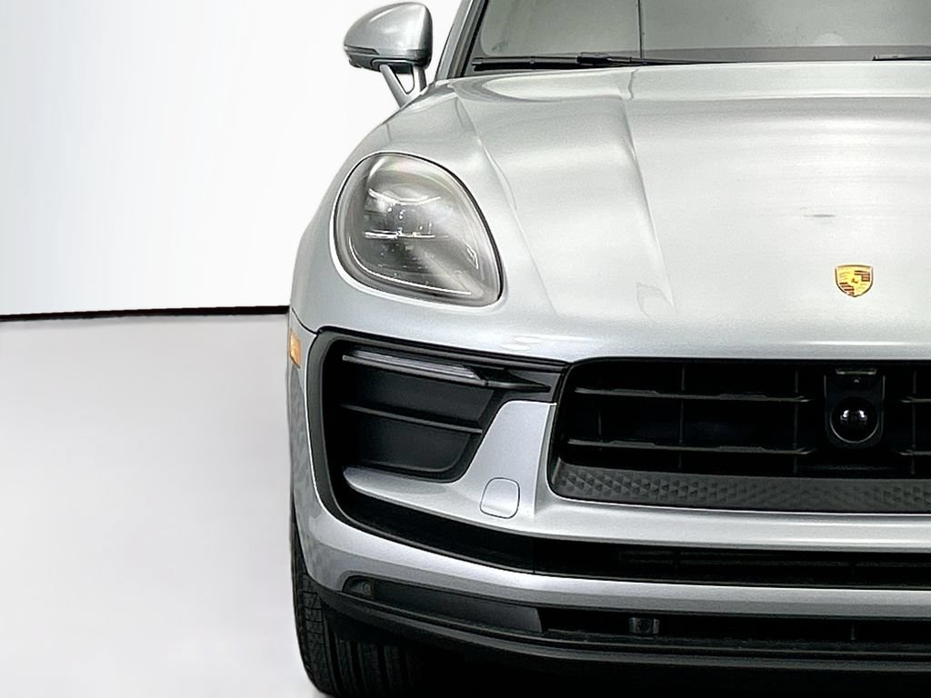 Used 2026 Porsche Macan AWD/4WD image 12