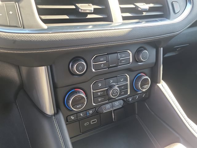 Used 2024 Chevrolet Suburban Premier RWD image 32