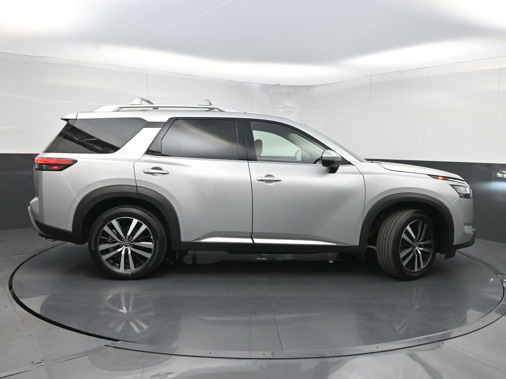 Used 2023 Nissan Pathfinder Platinum image 48