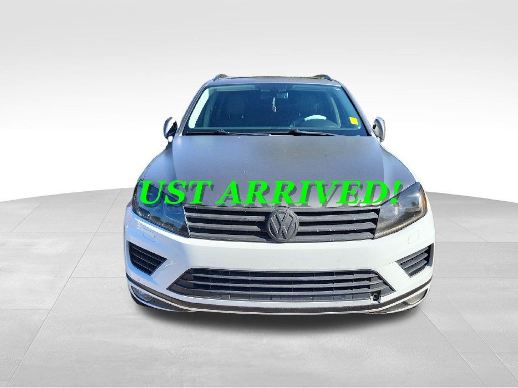 Used 2015 Volkswagen Touareg VR6 AWD/4WD image 2