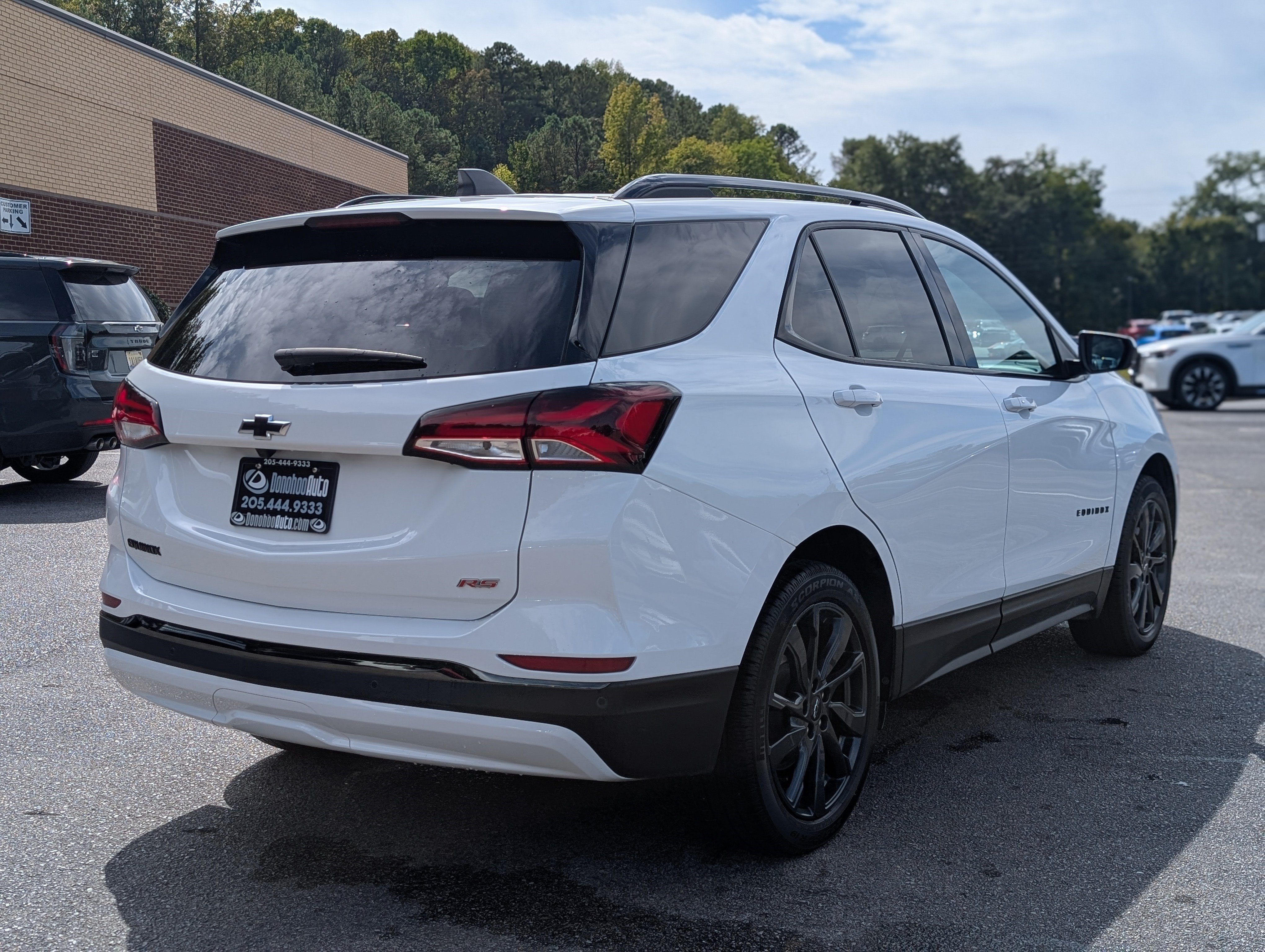 Used 2023 Chevrolet Equinox RS FWD image 9