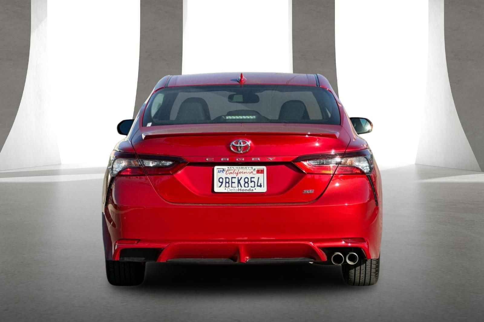 Used 2022 Toyota Camry SE w/ Convenience Package image 5