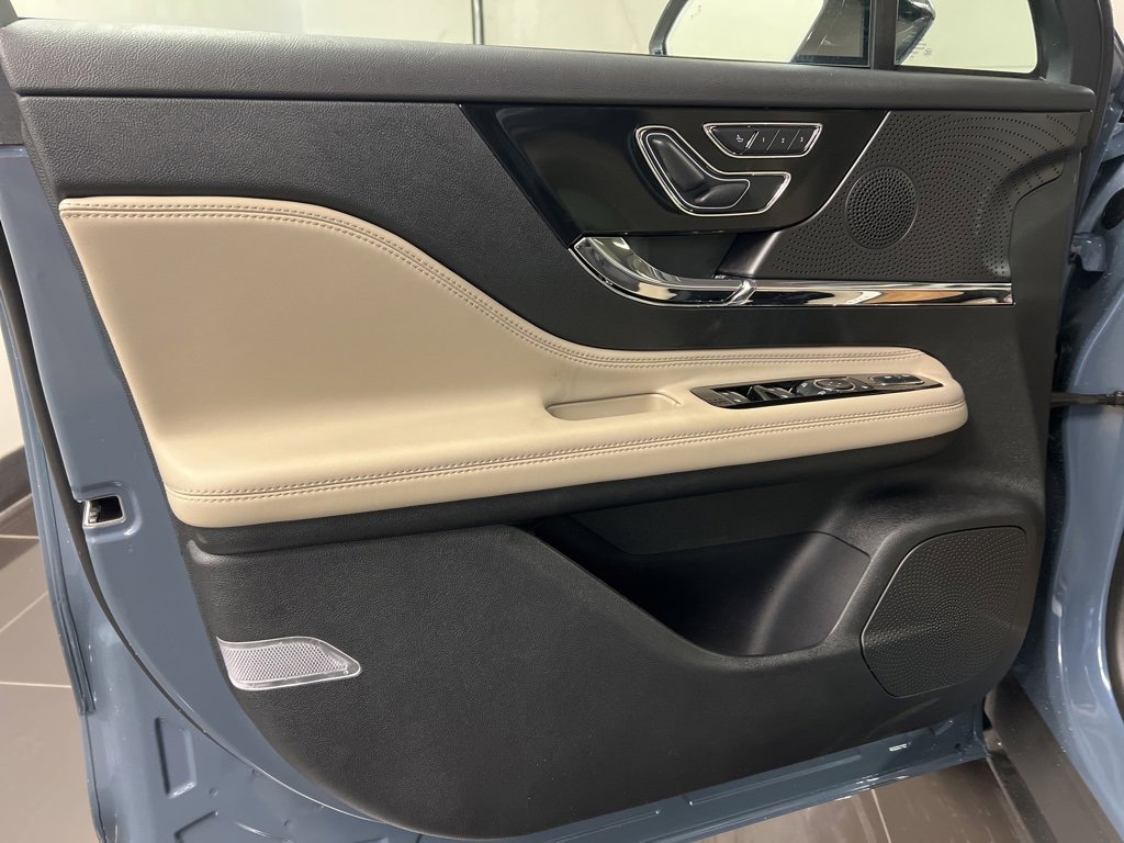 Used 2026 Lincoln Corsair Premiere image 30