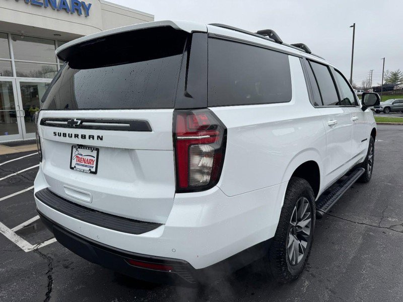 Used 2023 Chevrolet Suburban Z71 w/ Luxury Package image 3