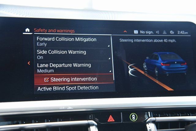 Used 2021 BMW 330e xDrive w/ Premium Package image 35