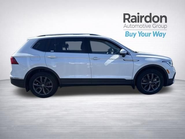 Used 2023 Volkswagen Tiguan SE w/ Panoramic Sunroof Package AWD/4WD image 8