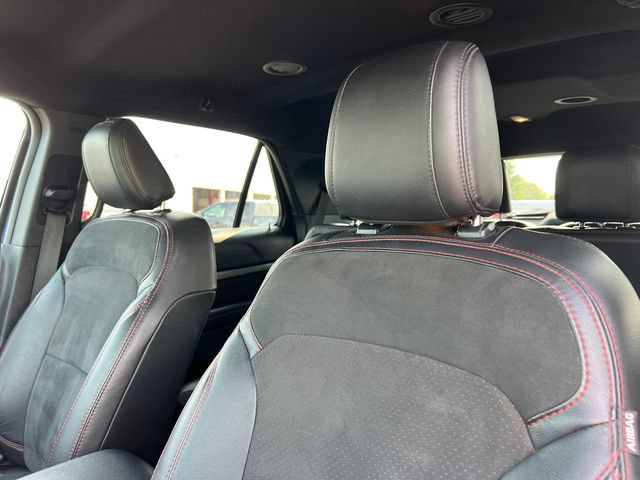 Used 2018 Ford Explorer XLT w/ Equipment Group 202A AWD/4WD image 13
