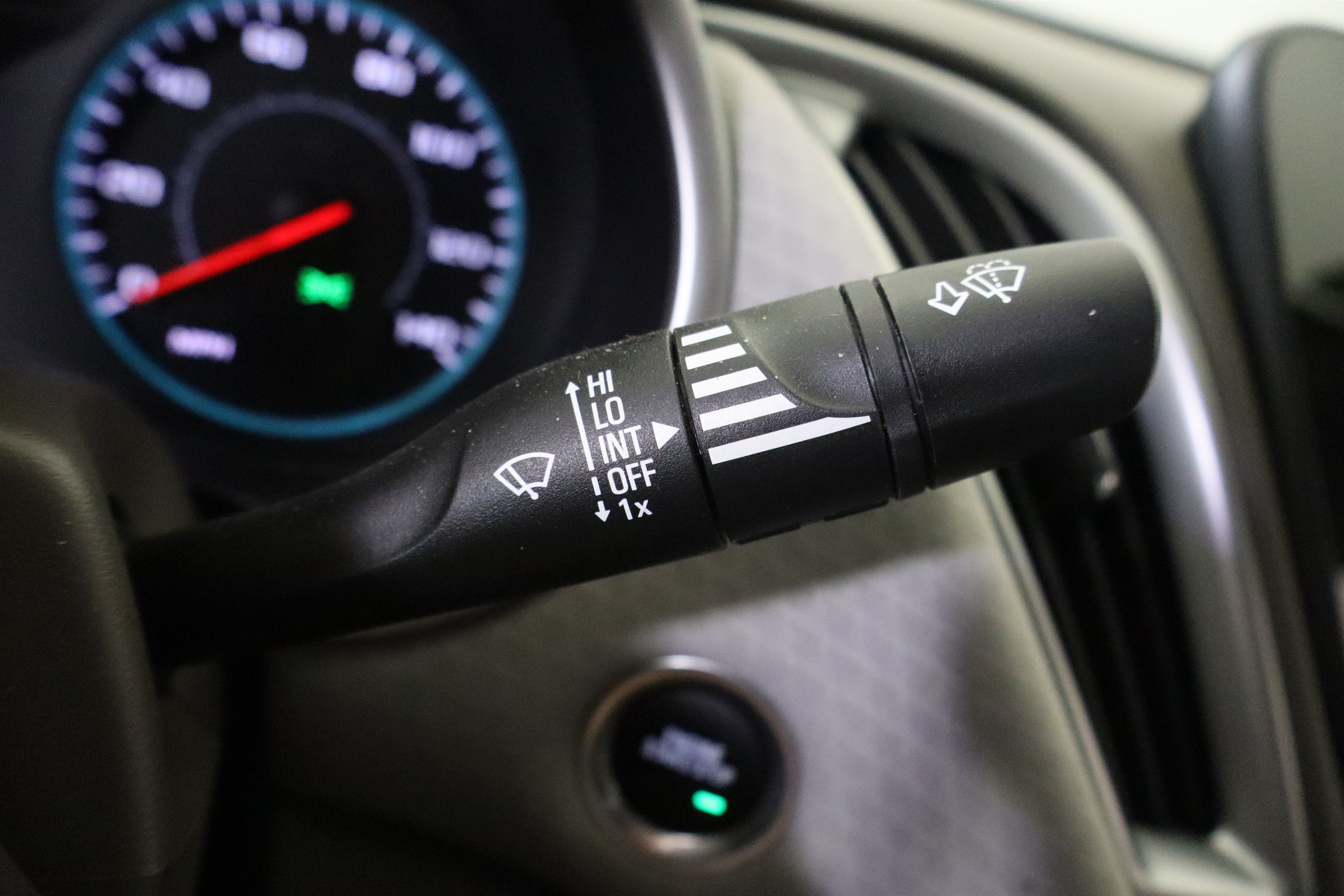 Used 2025 Chevrolet Malibu LT FWD image 31