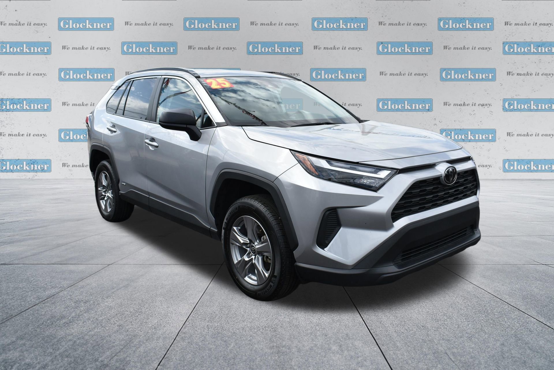 Used 2025 Toyota RAV4 LE AWD/4WD image 3
