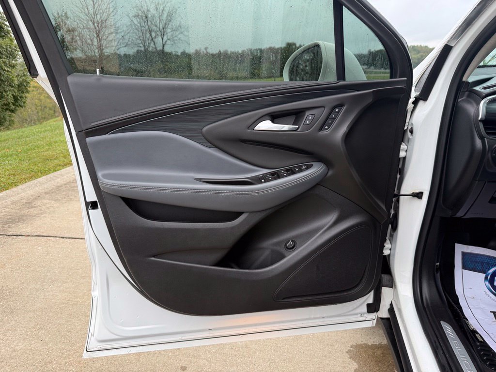 Used 2019 Buick Envision Essence FWD image 26