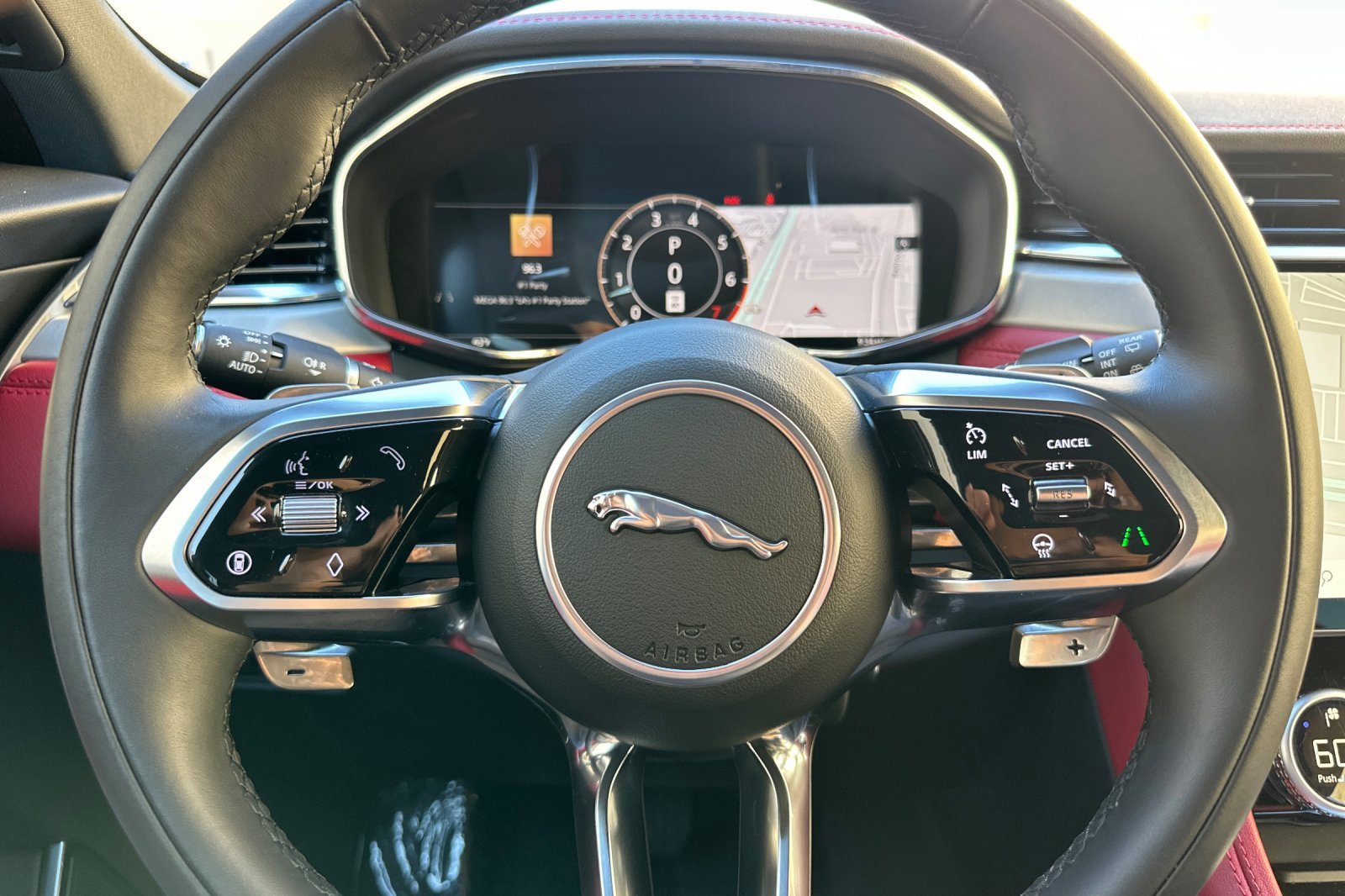 Used 2025 Jaguar F-PACE R-Dynamic S image 27