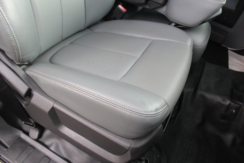 Used 2014 Ford F550 4x4 Regular Cab Super Duty image 20