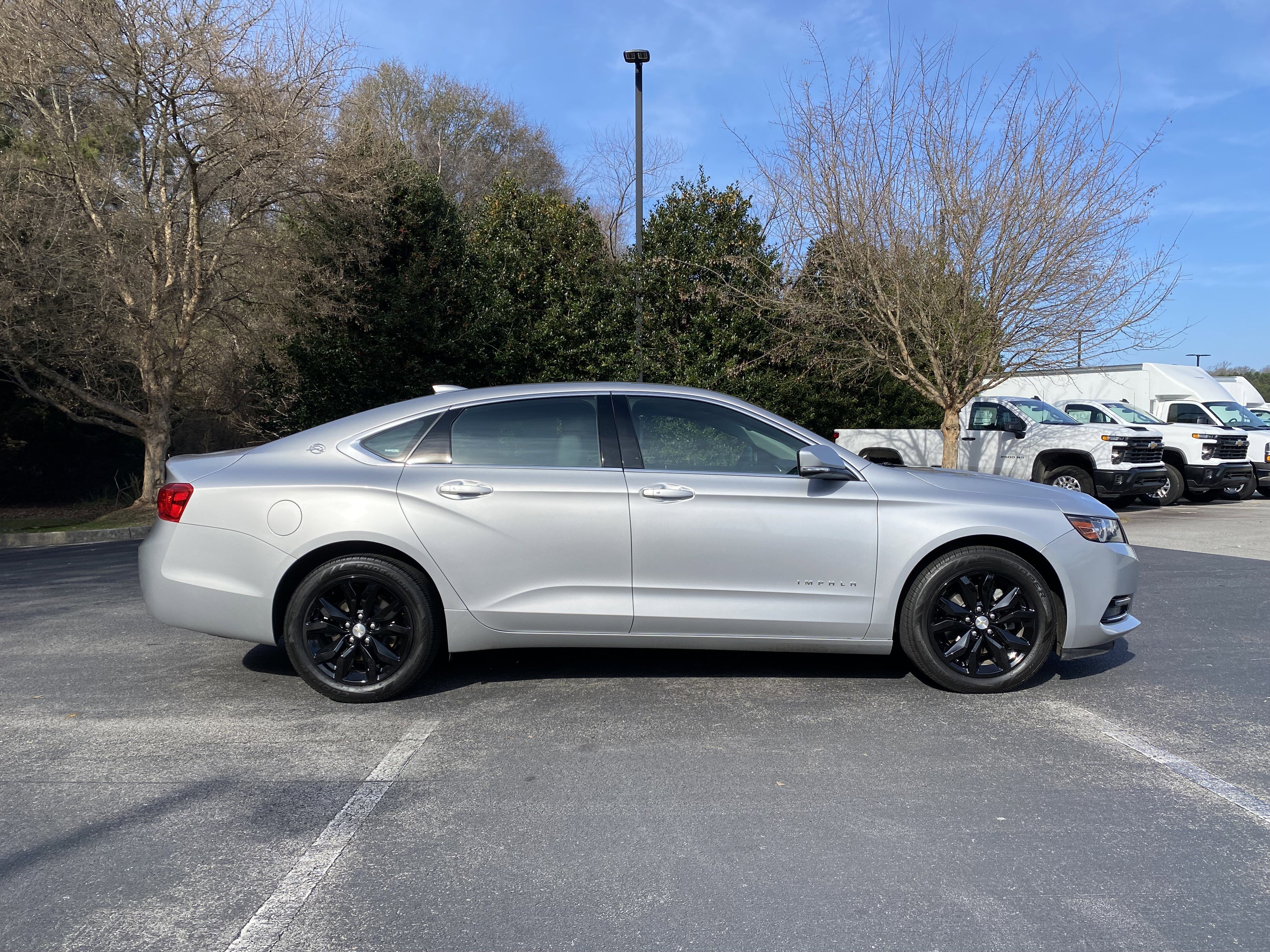 Used 2020 Chevrolet Impala LT w/ LT Convenience Package image 10