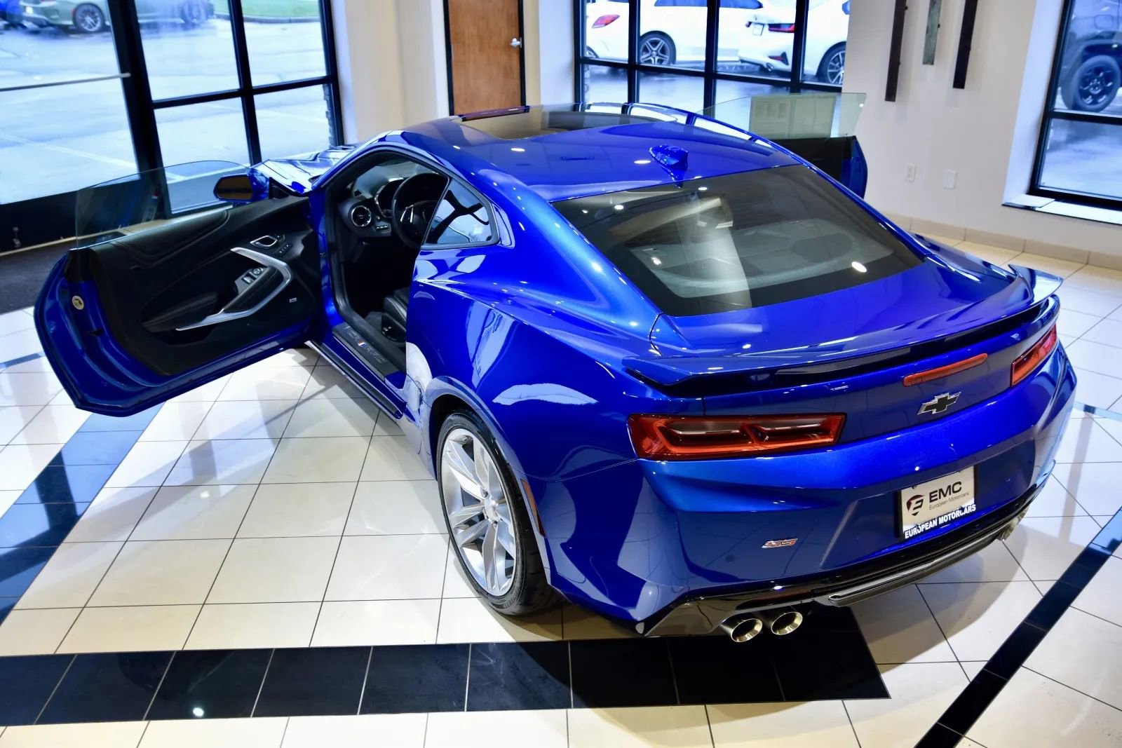 Used 2018 Chevrolet Camaro SS image 8