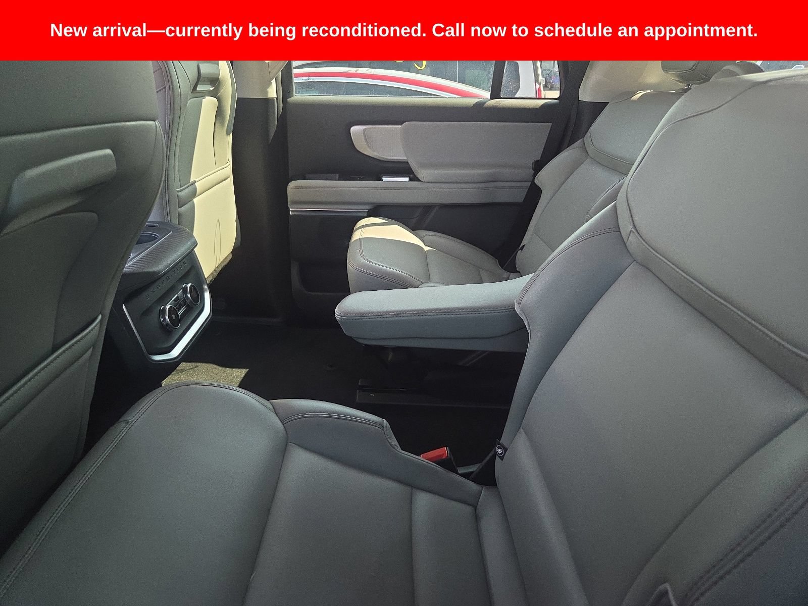 Used 2025 Ford Expedition Active AWD/4WD image 7
