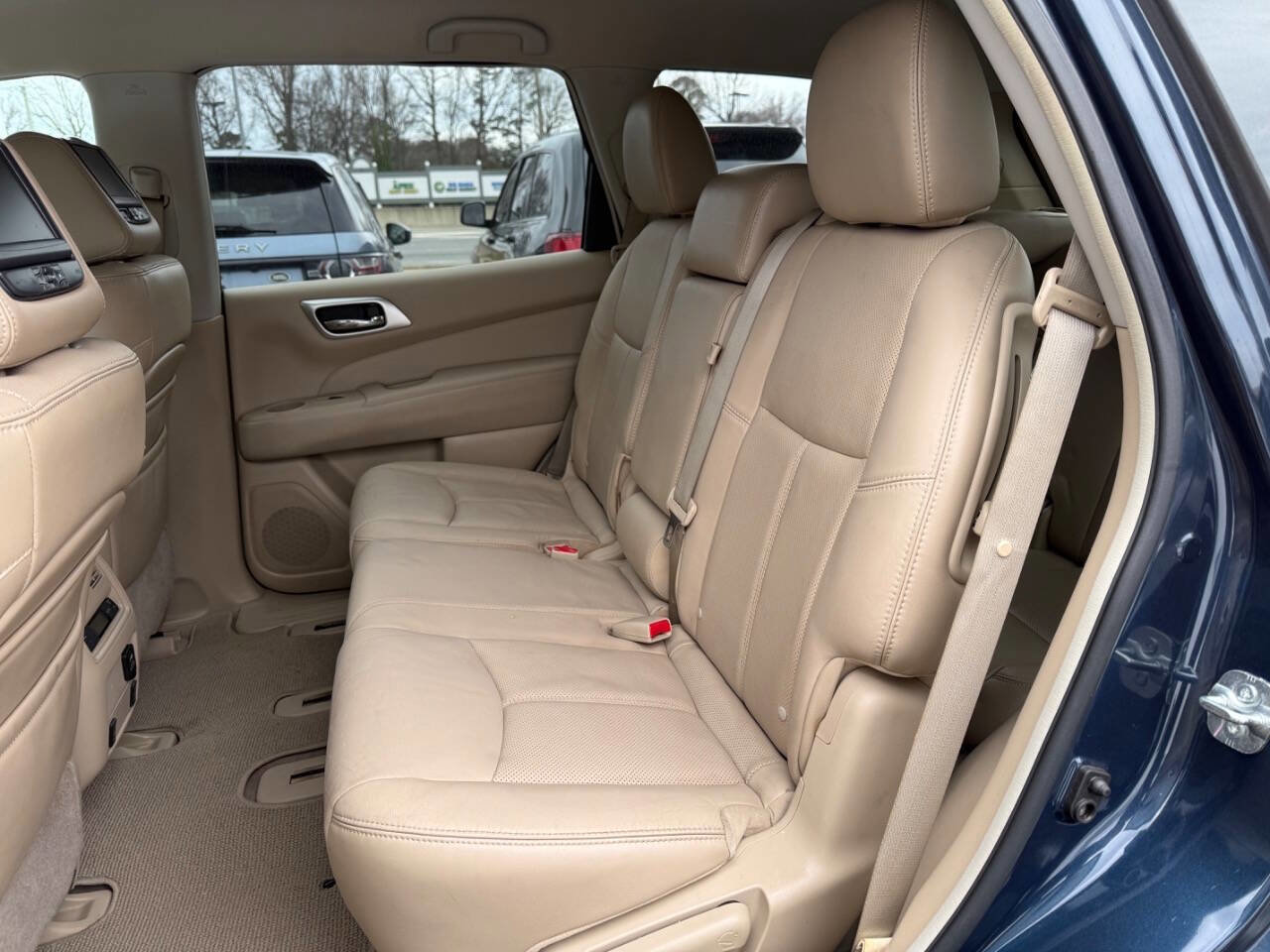 Used 2013 Nissan Pathfinder FWD image 9