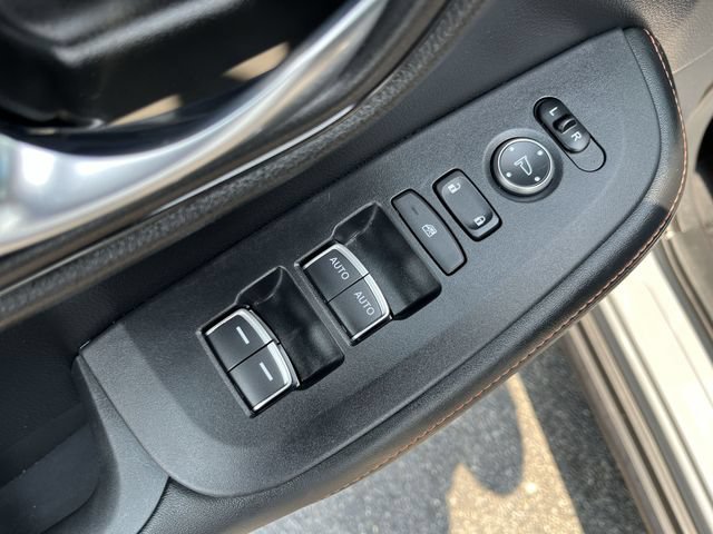 Used 2025 Honda HR-V Sport image 17