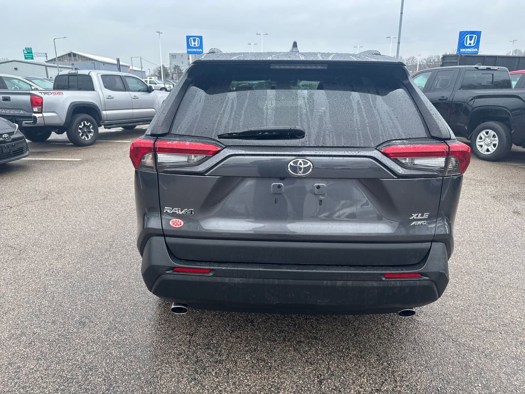 Used 2021 Toyota RAV4 XLE w/ Convenience Package image 6