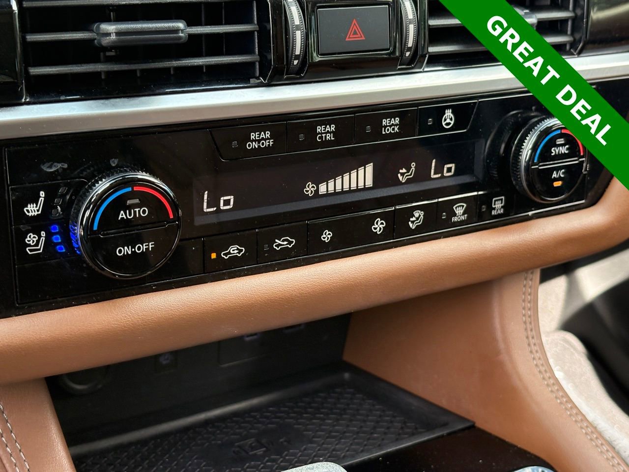 Used 2024 Nissan Pathfinder Platinum w/ Cargo Package image 23