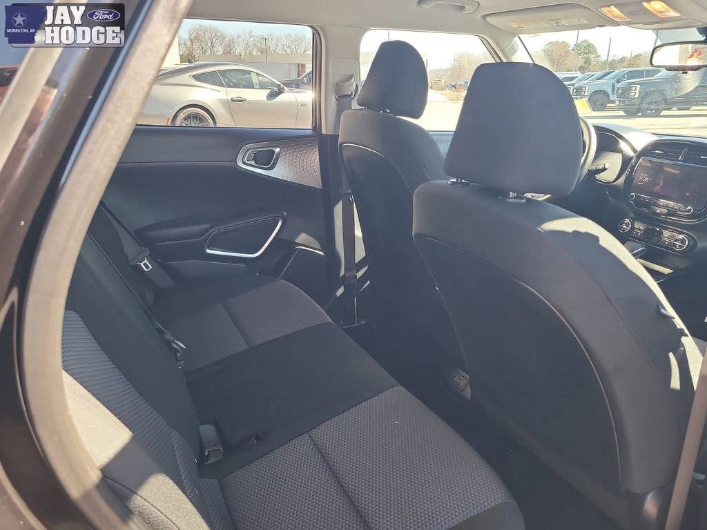 Used 2025 Kia Soul S image 31