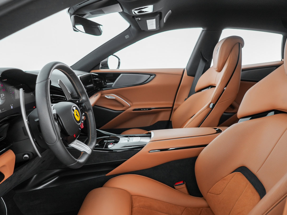 Used 2023 Ferrari Purosangue AWD/4WD image 10