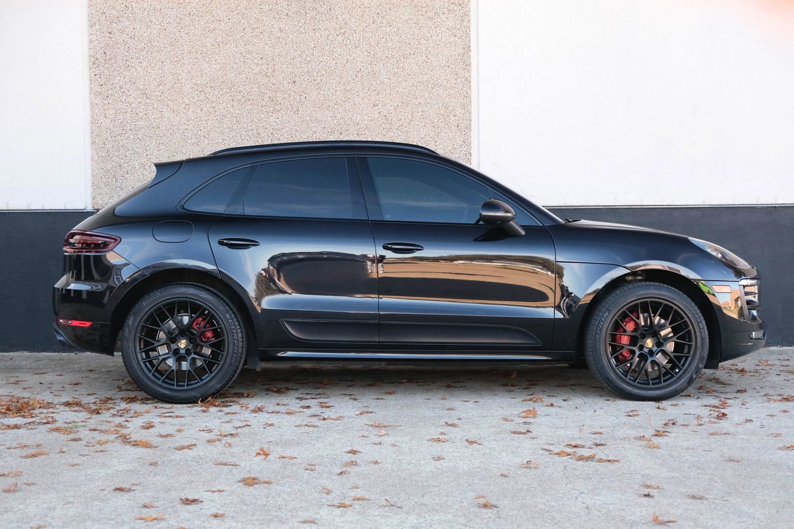 Used 2017 Porsche Macan GTS w/ Premium Package Plus image 11