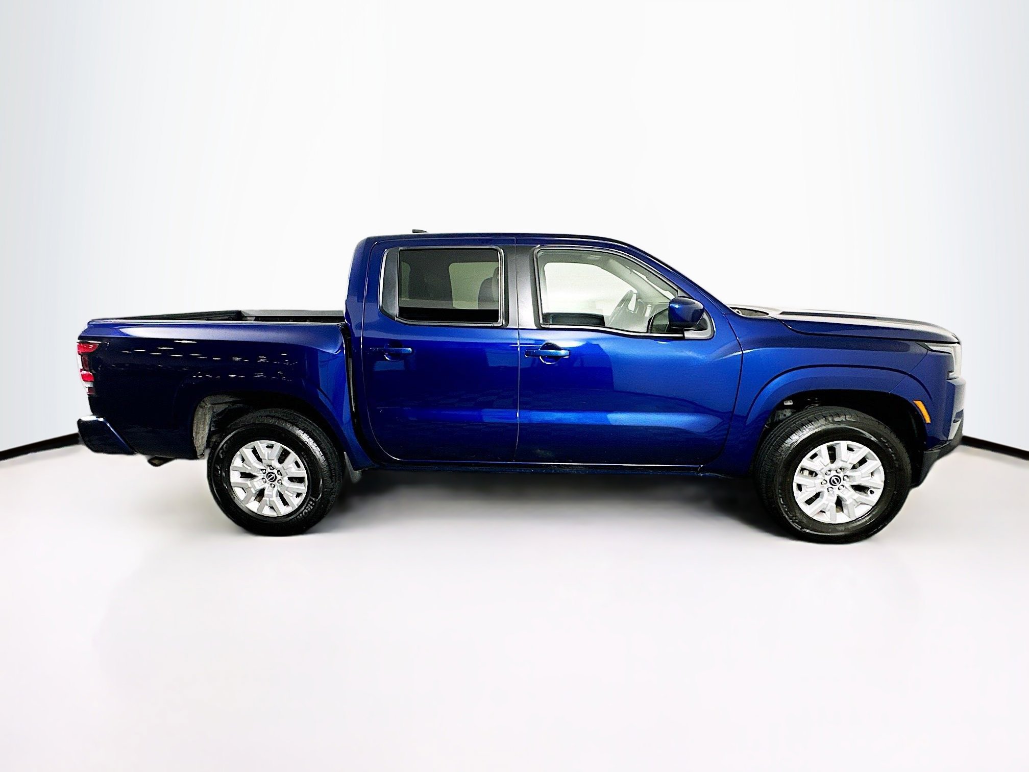 Used 2023 Nissan Frontier SV image 10