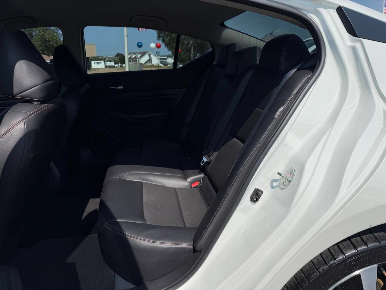Used 2022 Nissan Altima 2.5 SR AWD/4WD image 13