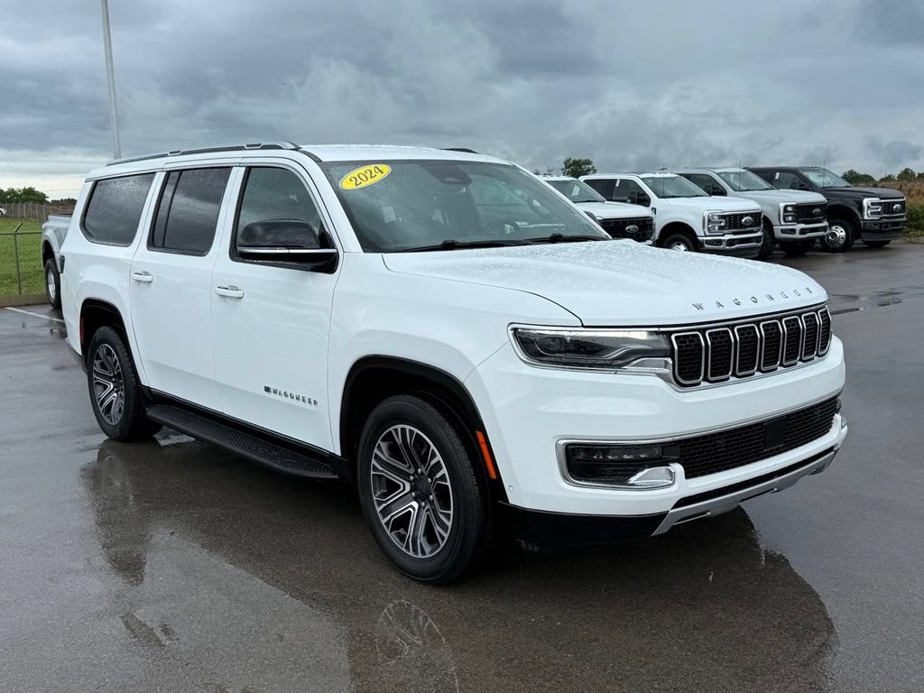 Used 2024 Jeep Wagoneer L Series II w/ Flexible Seating Group AWD/4WD image 2